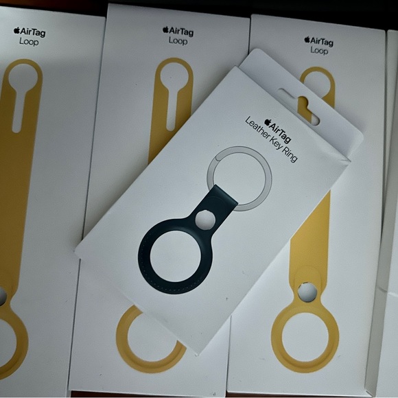 Apple AirTag leather key ring - Picture 2 of 5